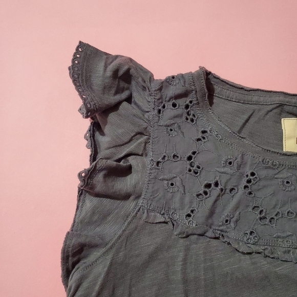 Hollister Grey Knit Top Eyelet Lace Ruffles Super Cute Preppy - Picture 4 of 8